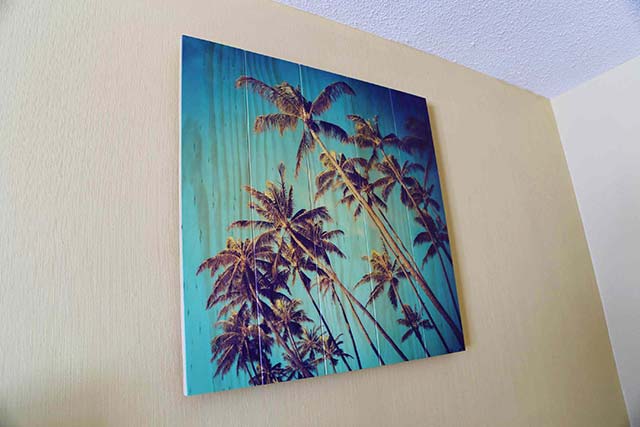 Rooms are decorated with unique artwork created by the local business Plak That
