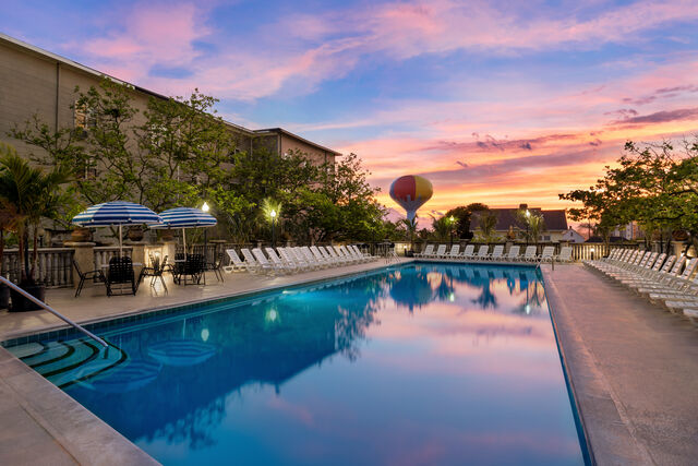Top the day off with a colorful sunset at our outdoor pool.